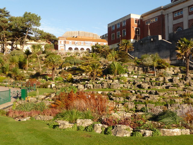 Bournemouth: rockery in the Lower Gardens by Chris Downer is licensed under CC BY-SA 2.0